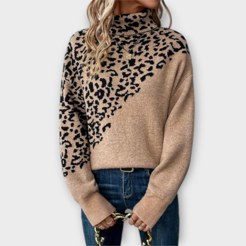 Zoila - Knitted sweater with leopard print pattern