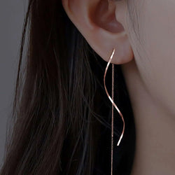 Long earrings with a wavy pattern