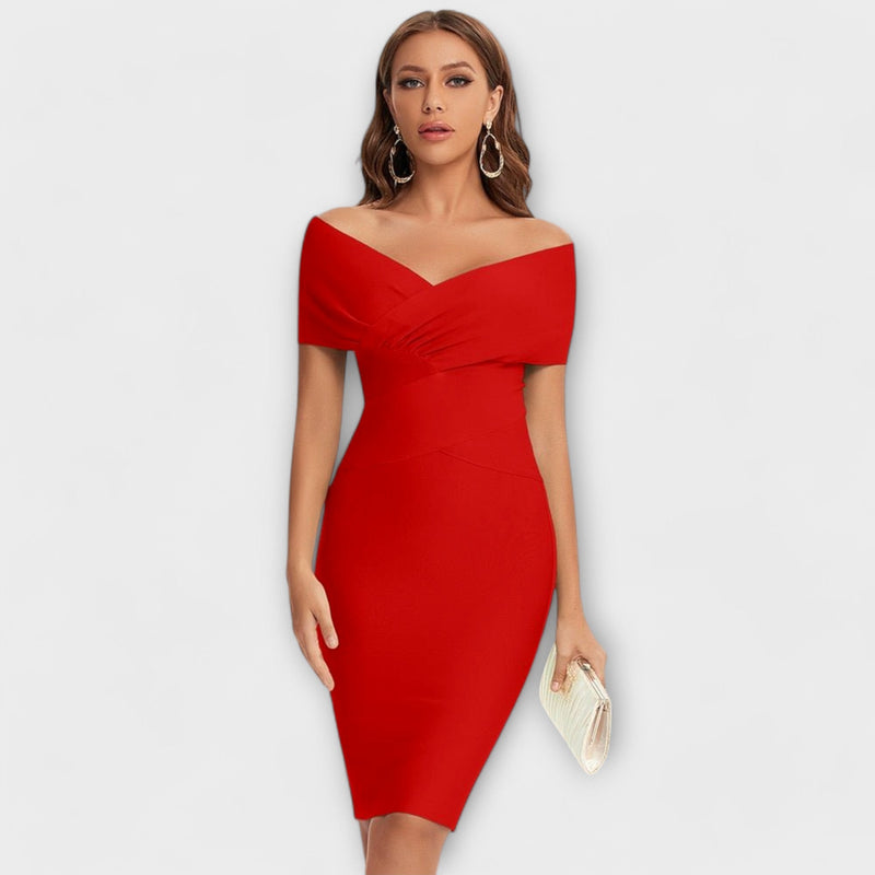 Elegant dress with pointed neckline