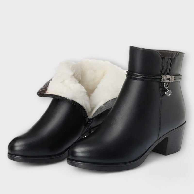 Frederika - Elegant winter boots with zipper and warm lining