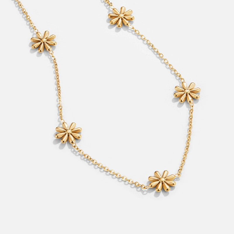 Stylish gold necklace with floral details