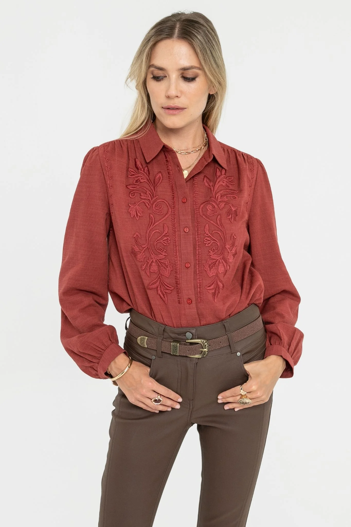 Chemise Ă broderie brique