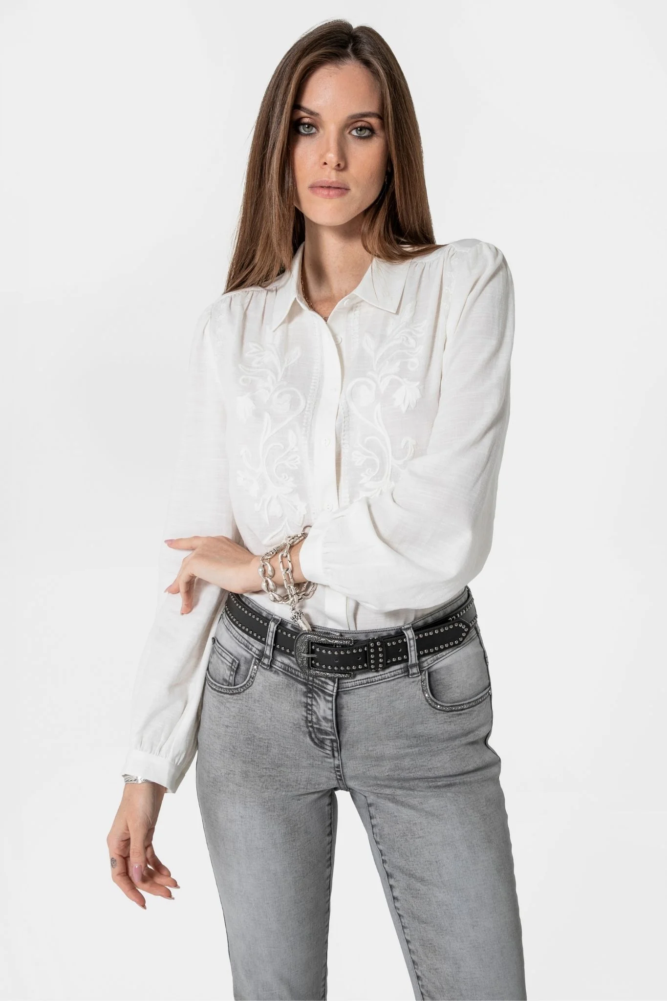 Chemise à broderie écru