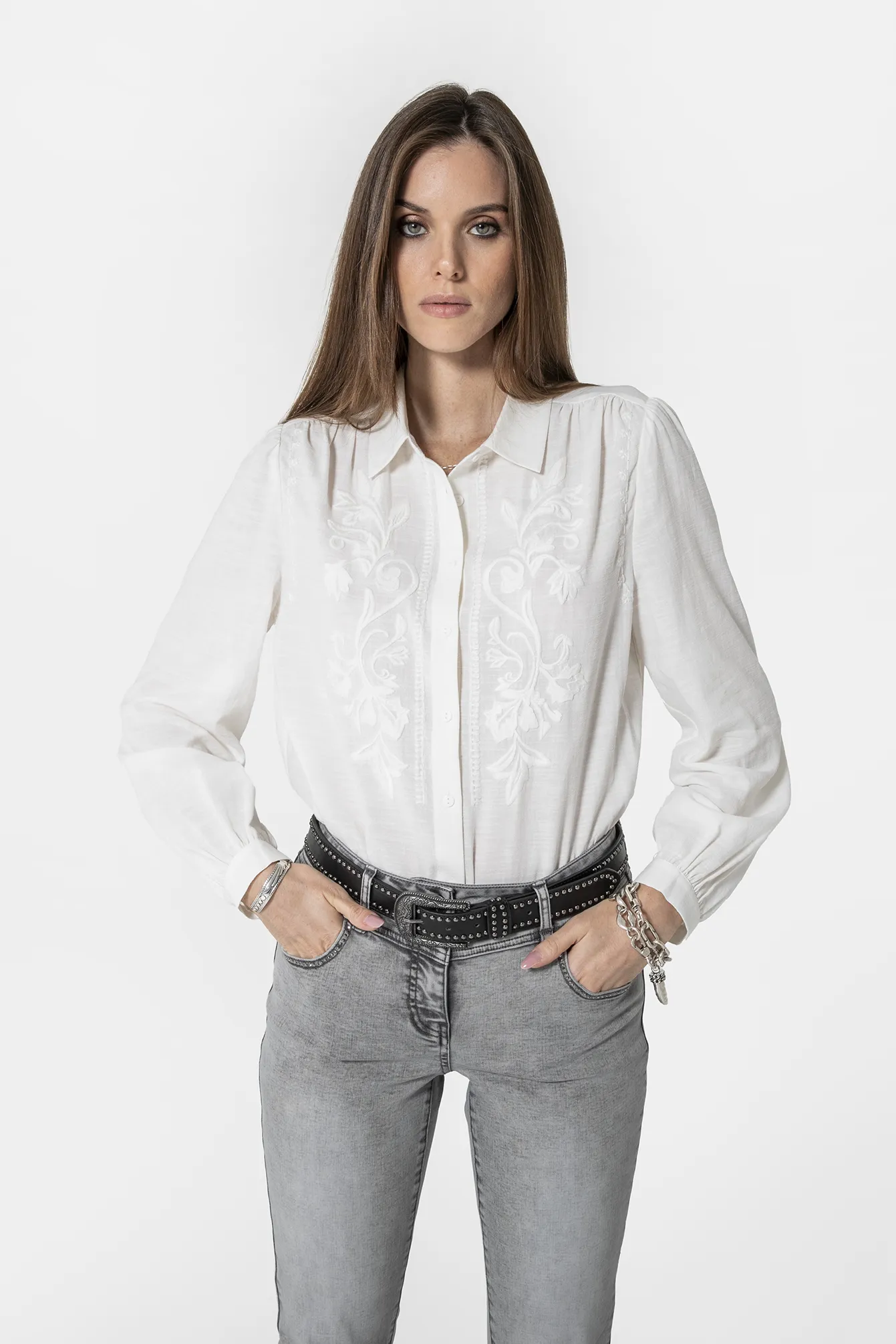 Chemise à broderie écru - Image 5
