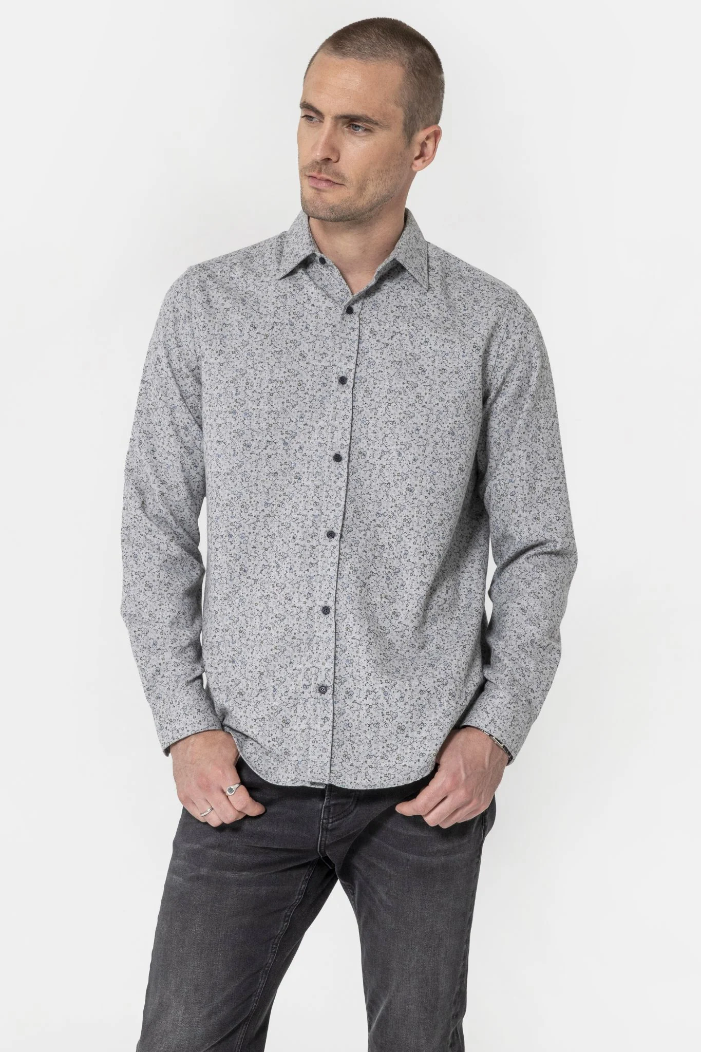 Chemise à motif floral gris
