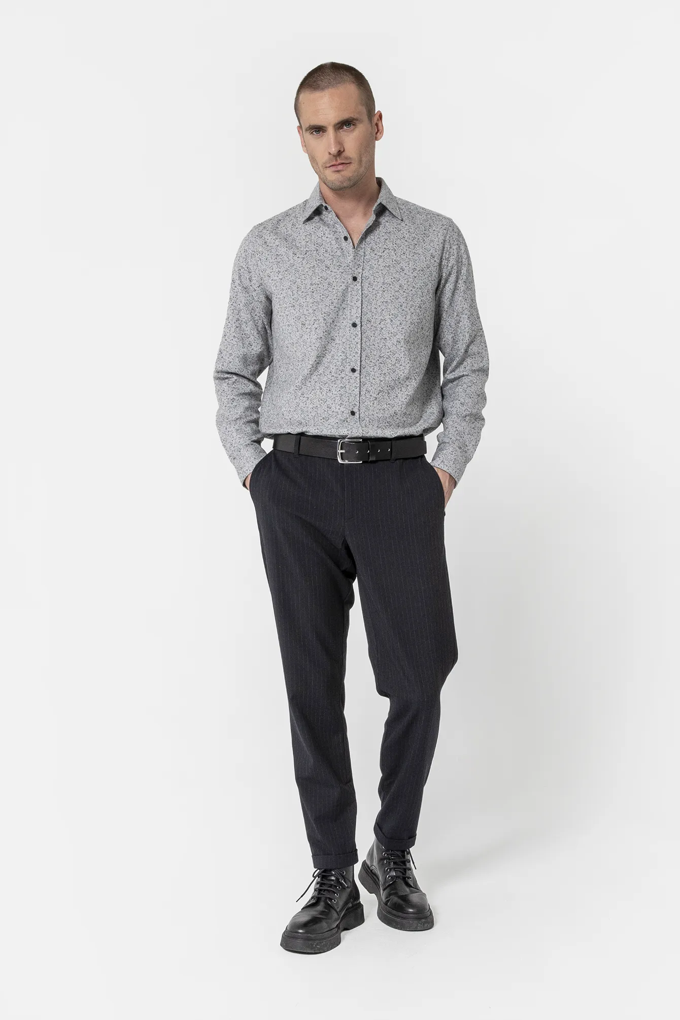 Chemise à motif floral gris - Image 4
