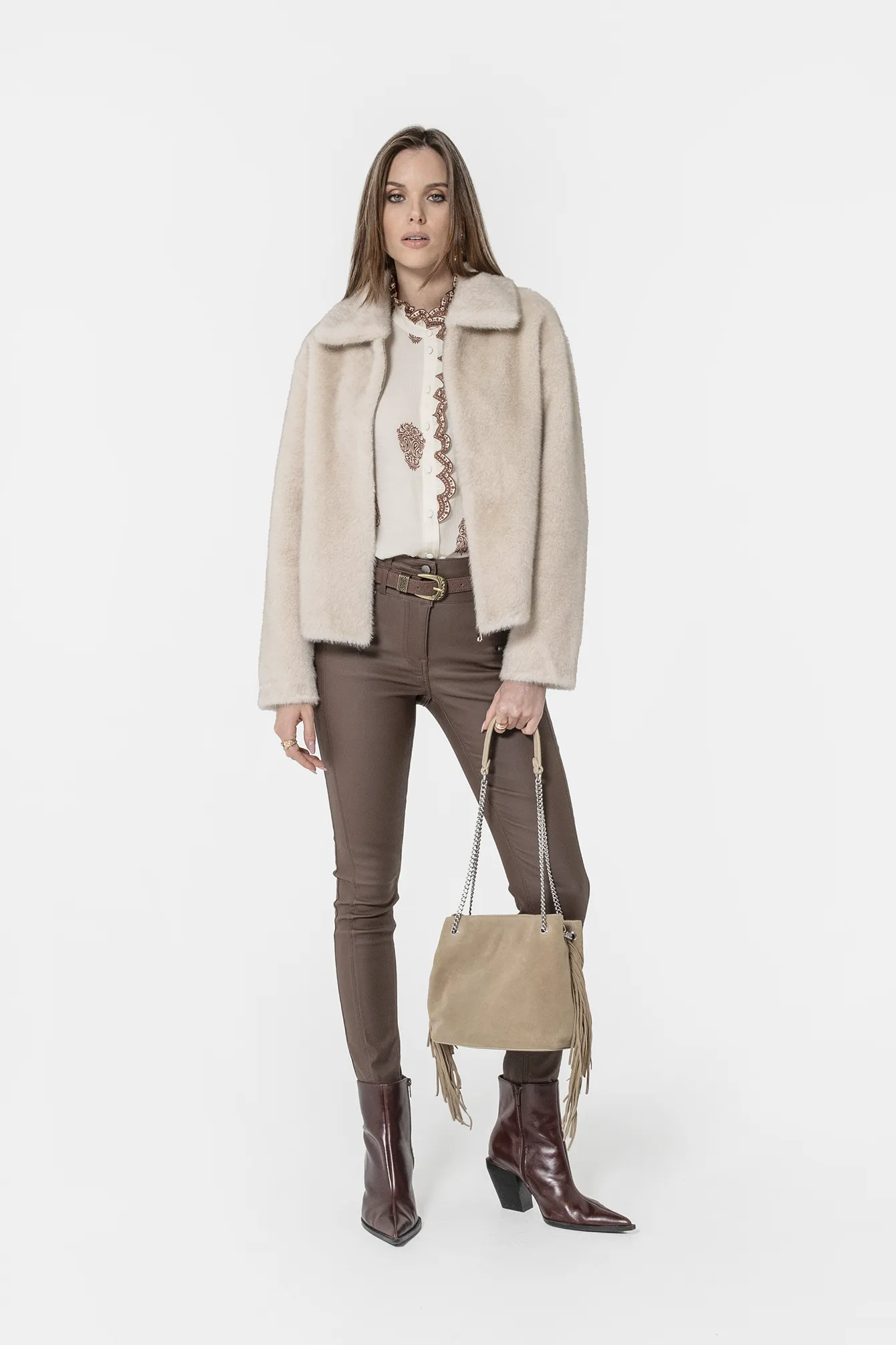 Chemise esprit jabot et imprimé choco - Image 4
