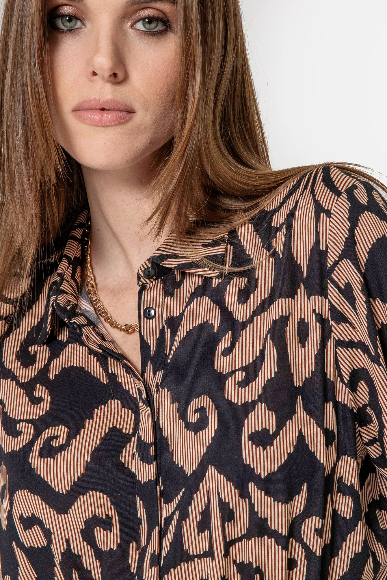 Chemise imprimé baroque noir et bordeaux - Image 4