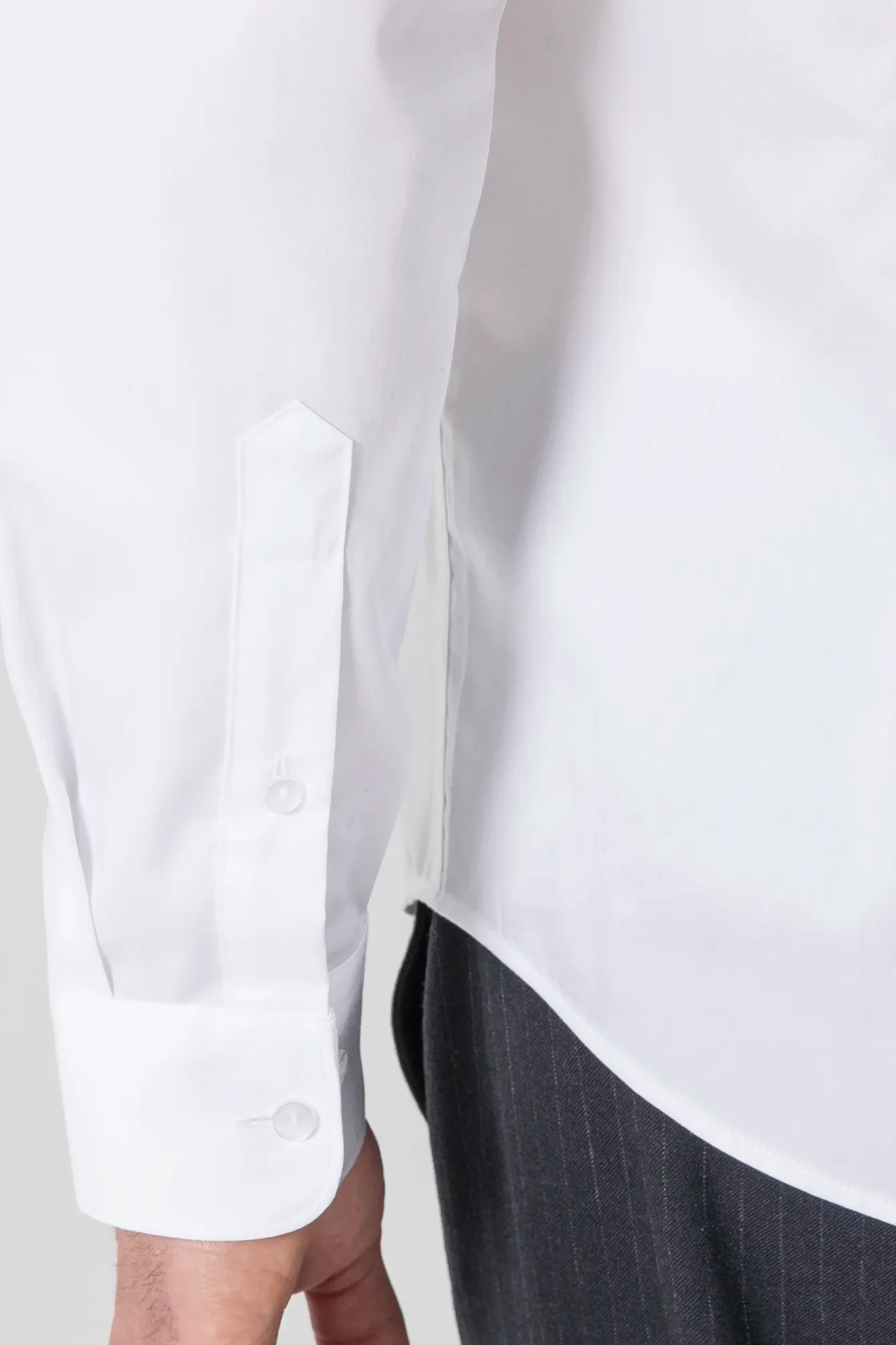 Chemise intemporelle blanche - Image 4