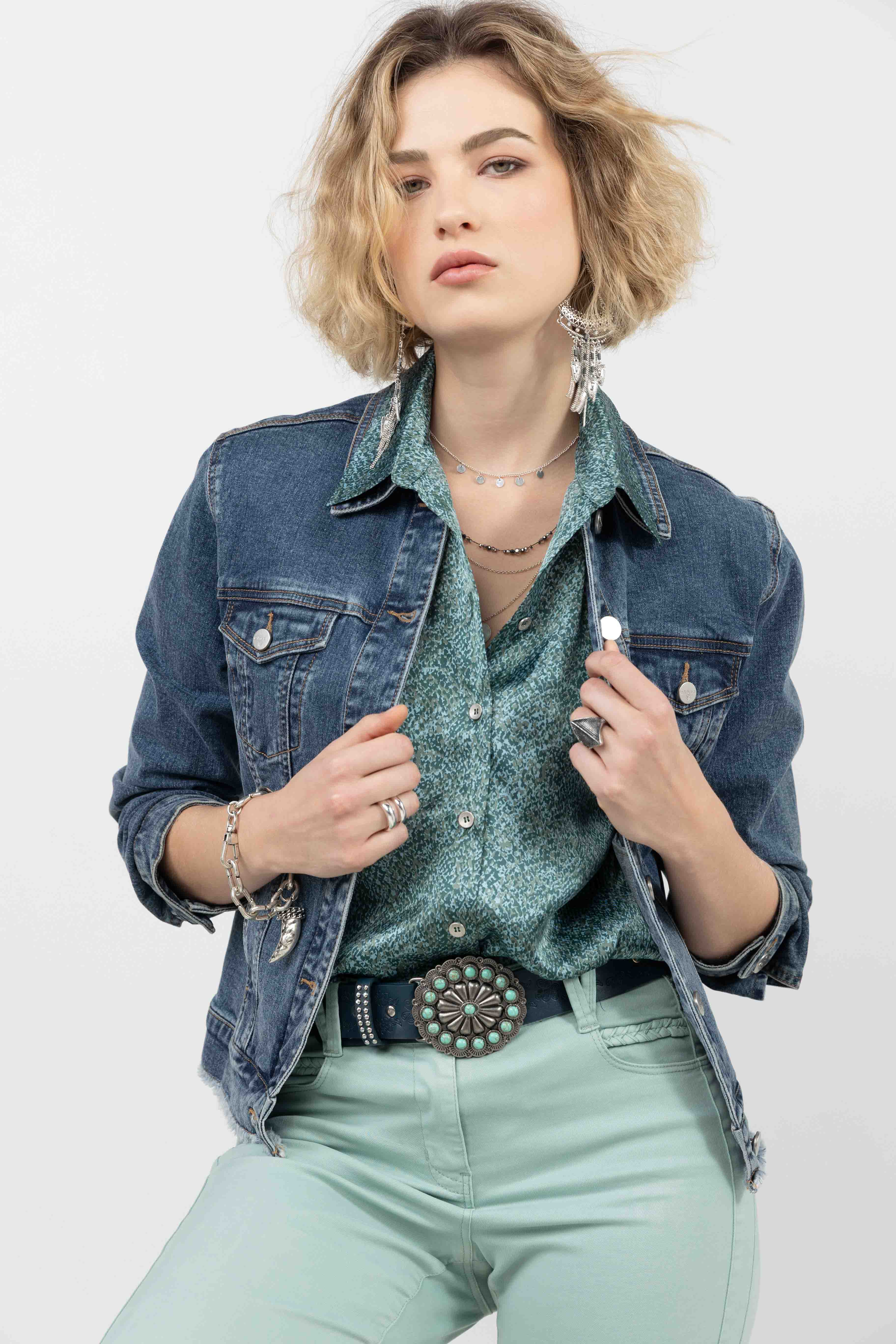 Chemise satin imprimé bleu - Image 4
