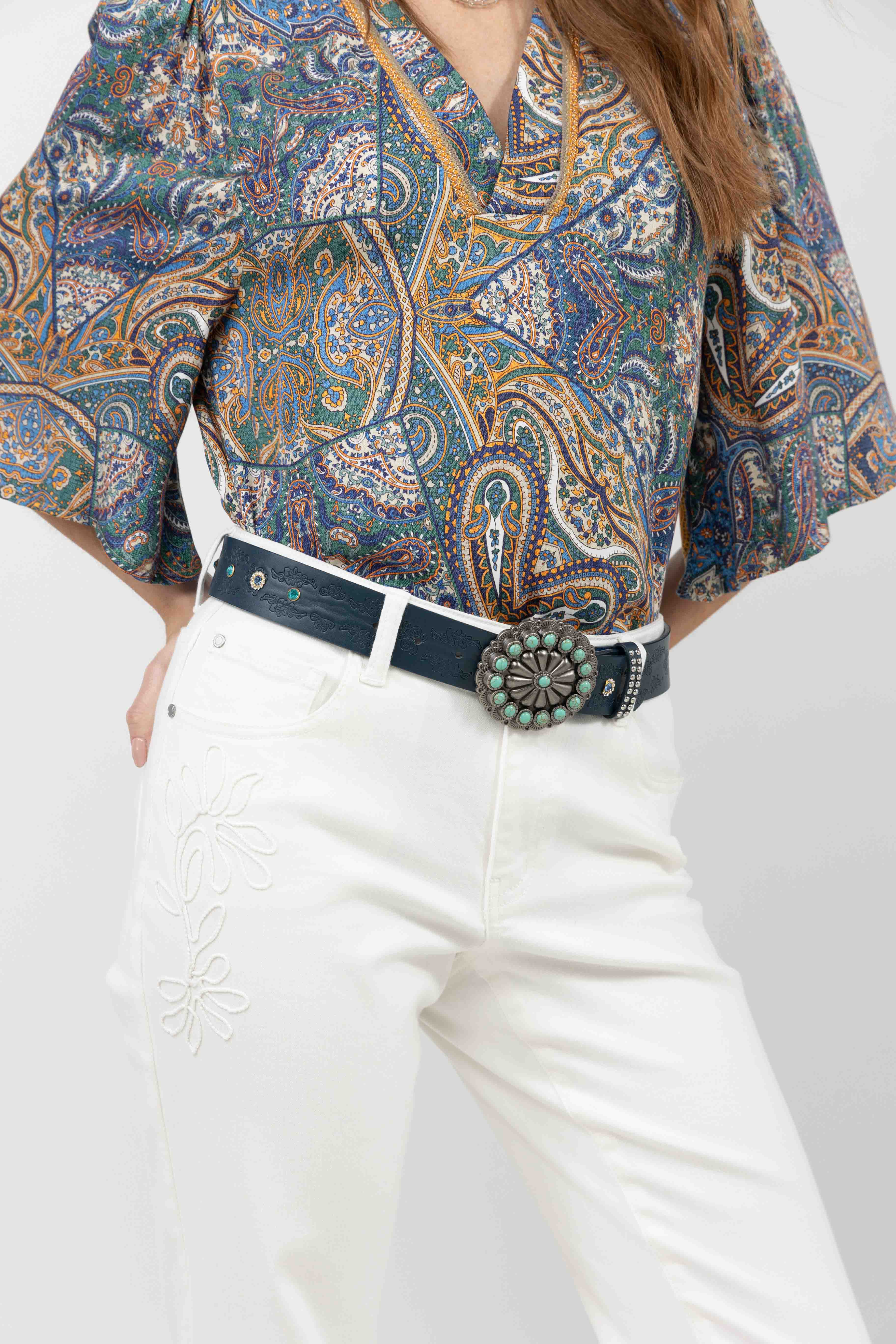 Jean blanc bootcut broderie chic - Image 2