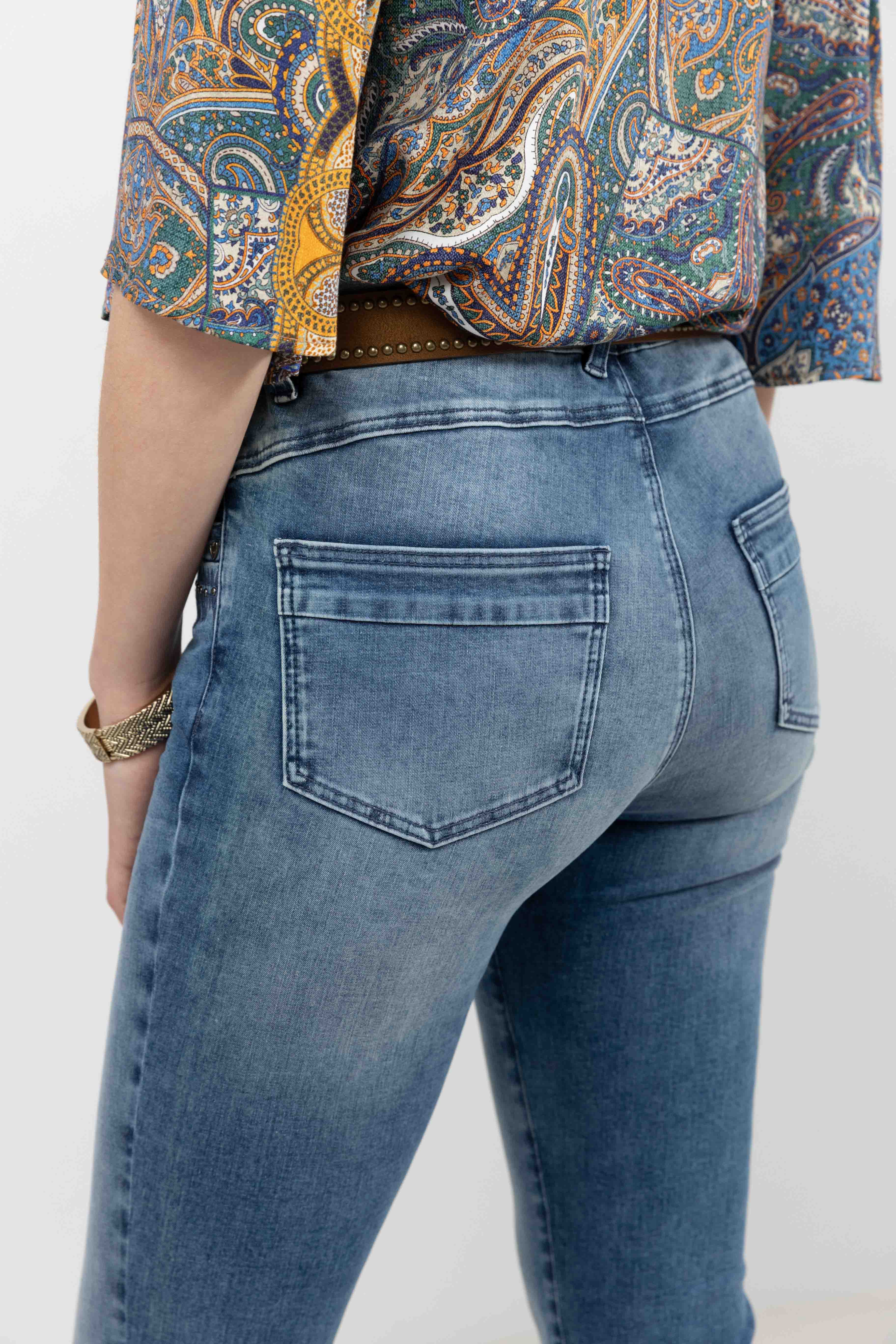Jean bleu slim avec broderies - Image 3