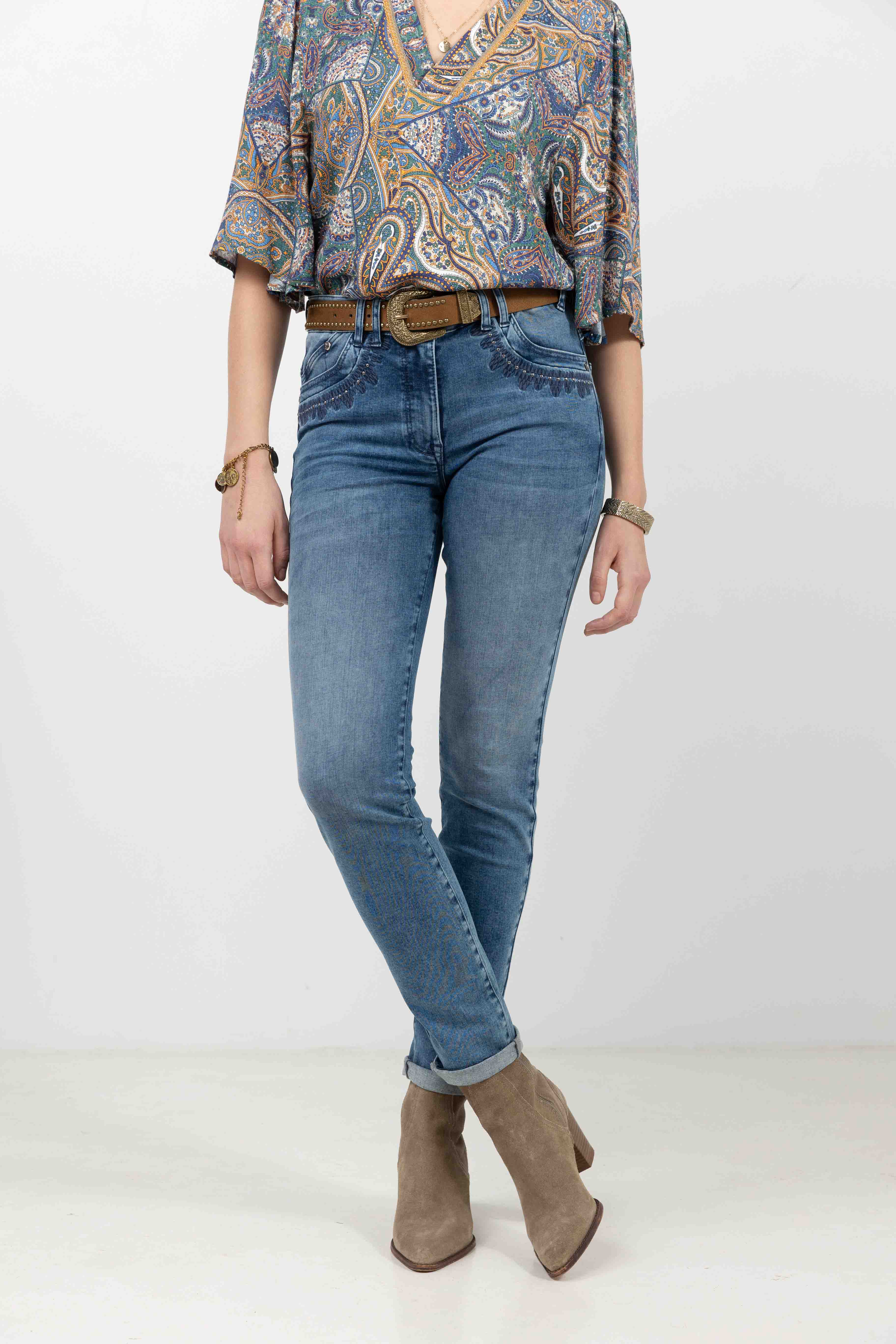 Jean bleu slim avec broderies - Image 4