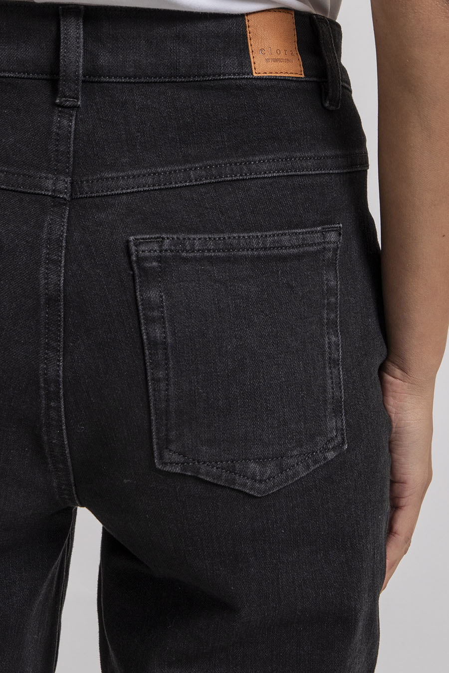 Jean bootcut cropped noir - Image 4