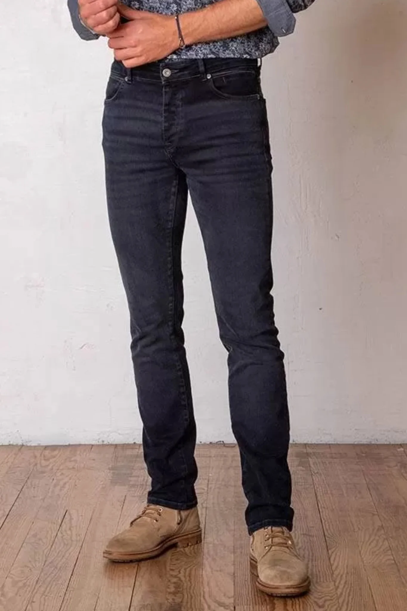 Jean droit délavé en denim stretch - Image 4