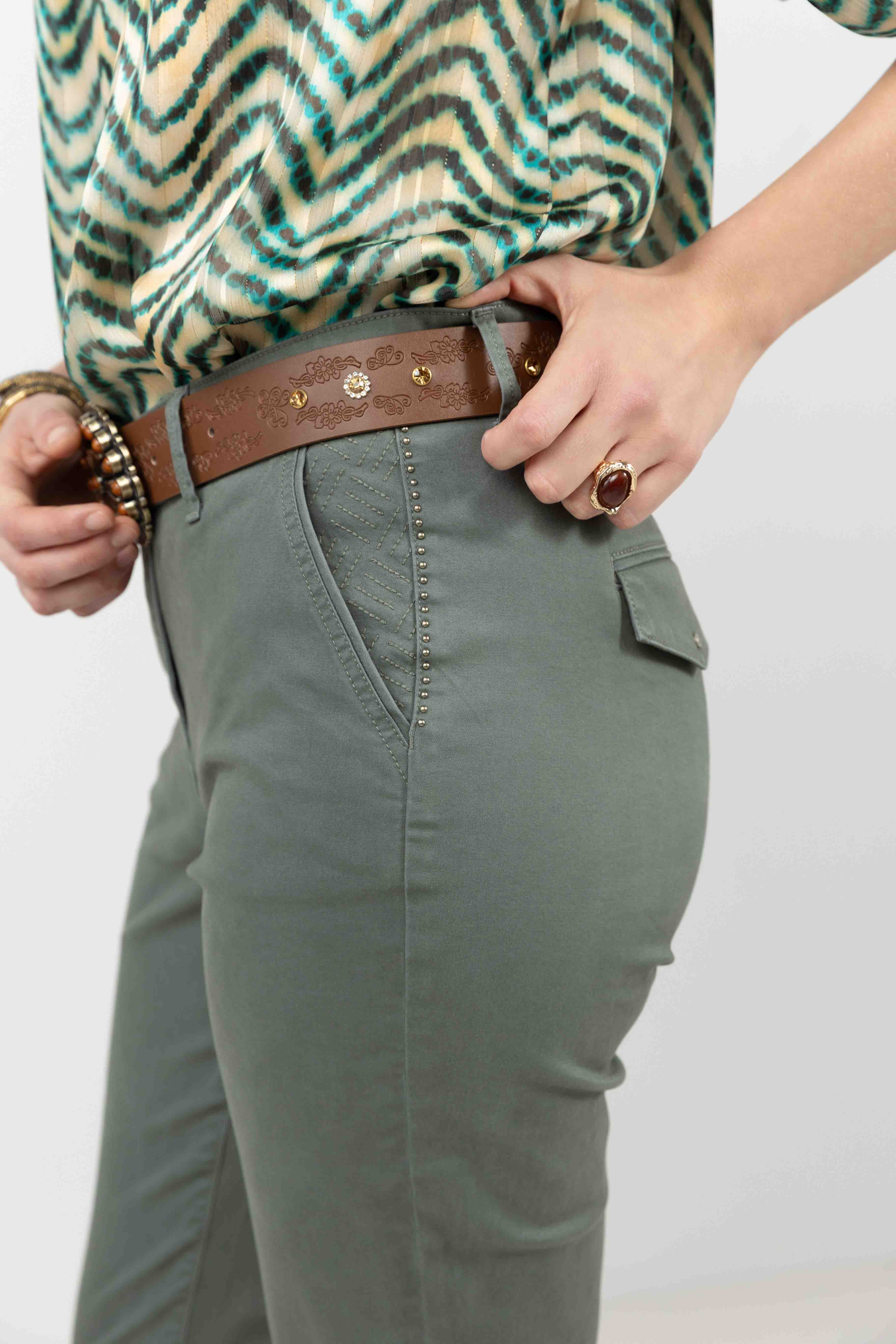Pantalon chino kaki moderne - Image 4