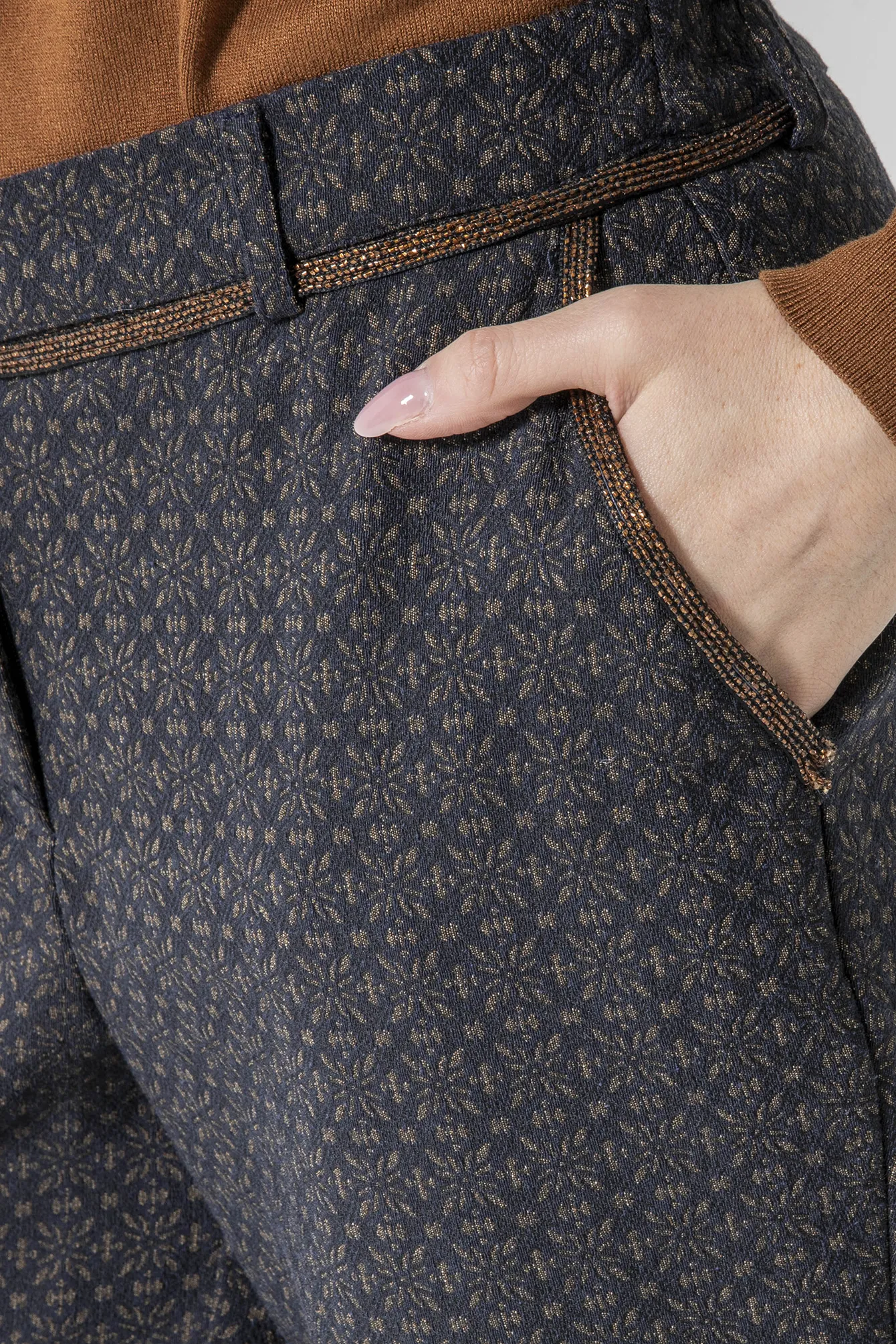 Pantalon cigarette motif jacquard - Image 2