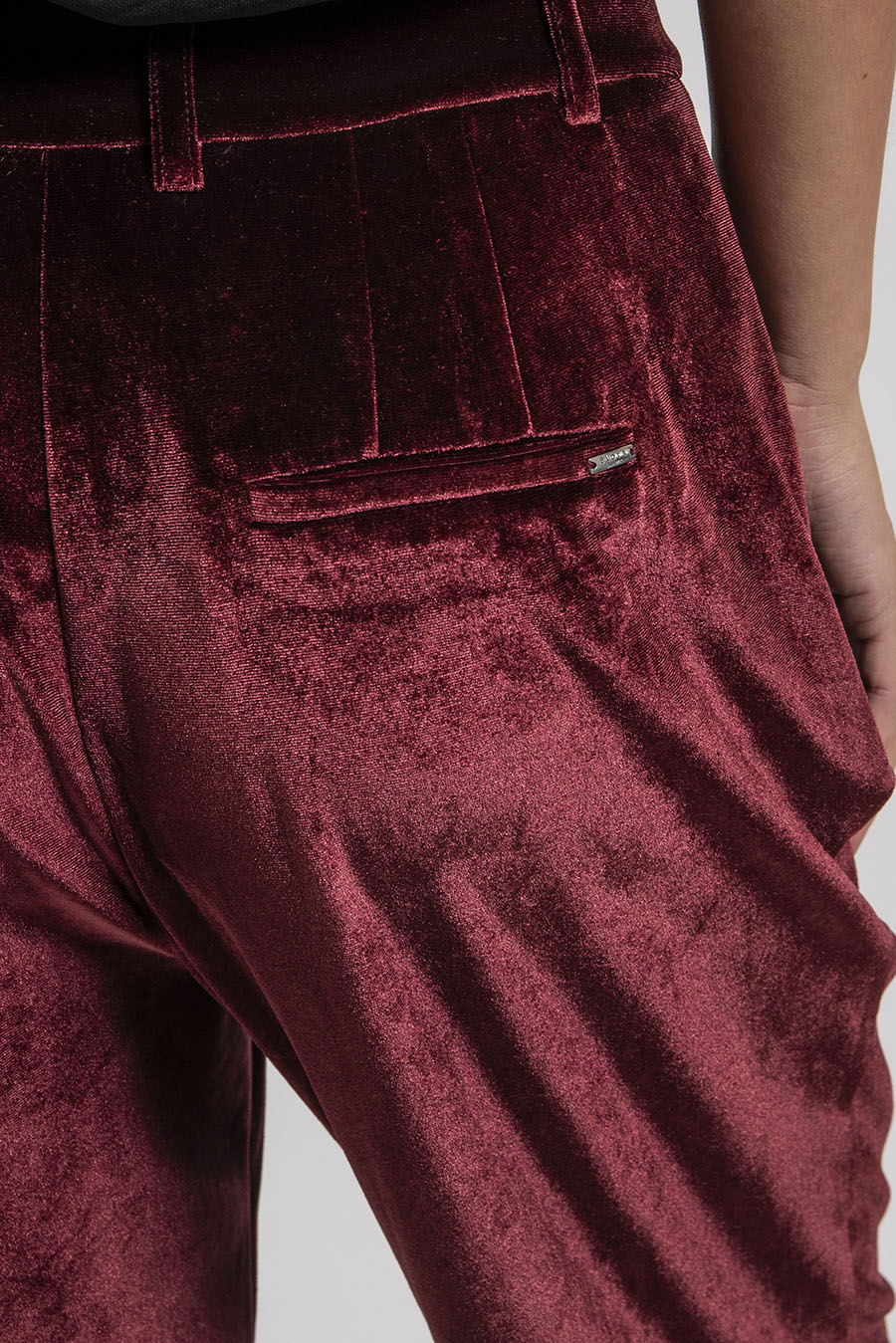 Pantalon de costume en velours bordeaux - Image 4