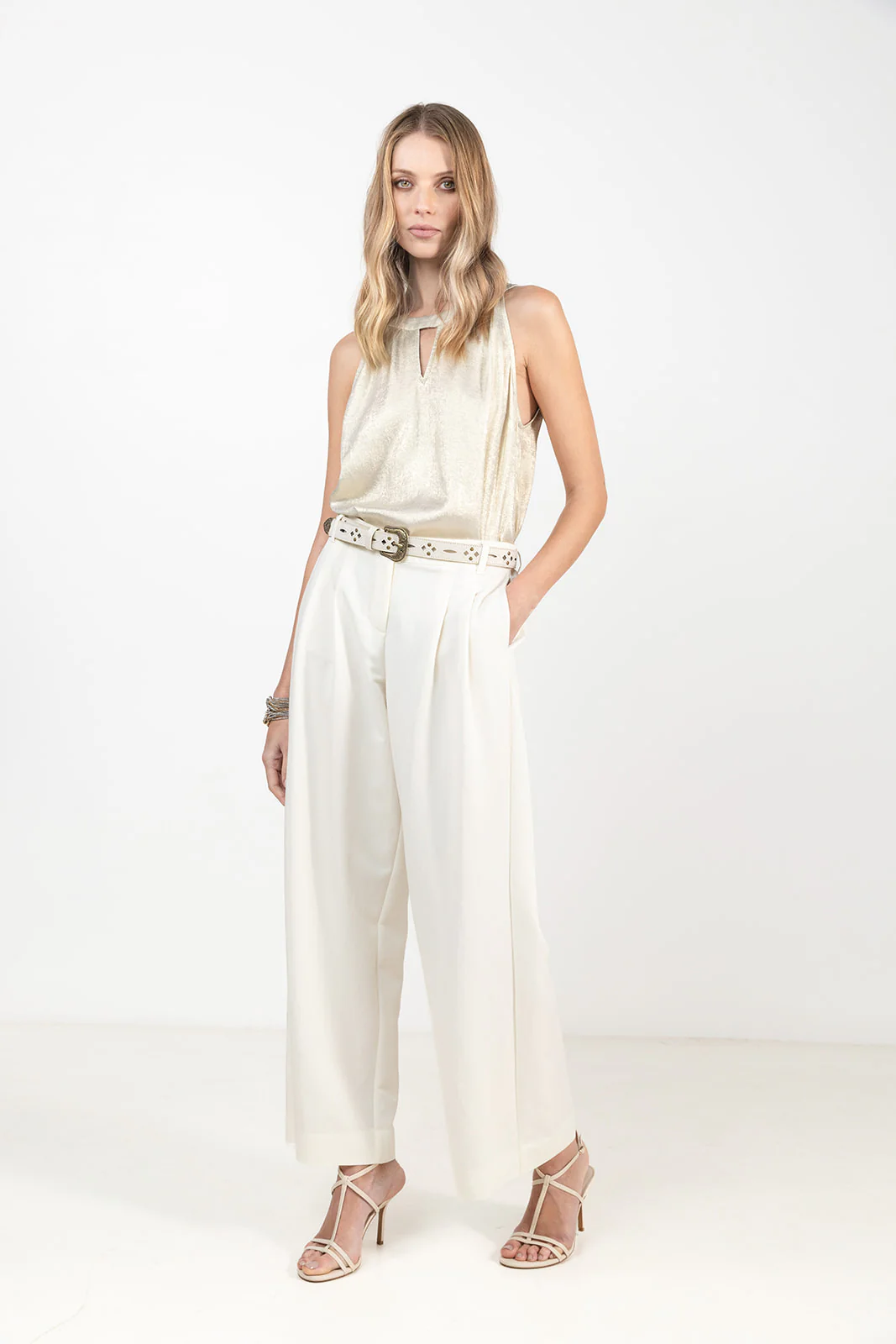 Pantalon écru large fluide élégant - Image 2