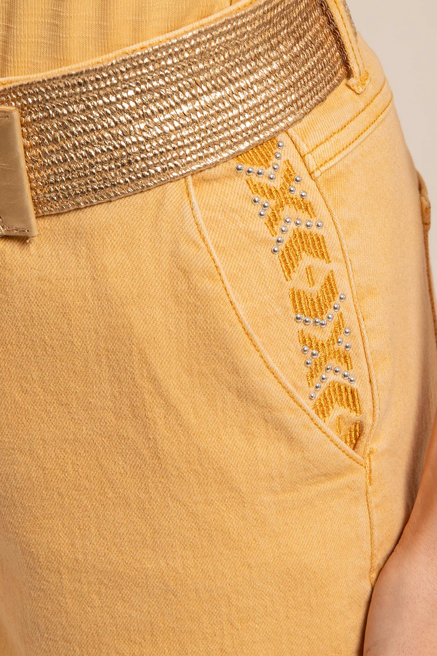 Pantalon large coloris paille - Image 3