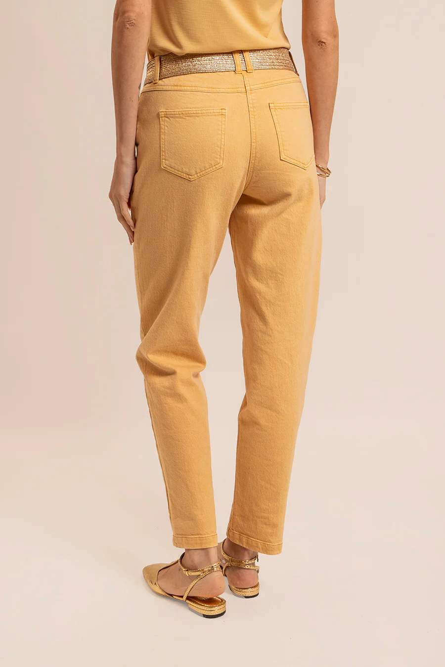 Pantalon large coloris paille - Image 4