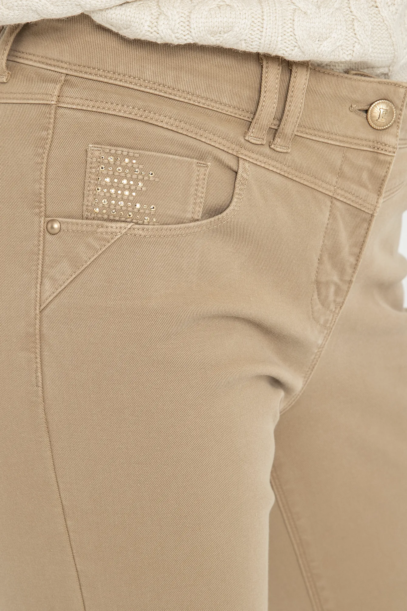 Pantalon slim beige coupe fittée - Image 2