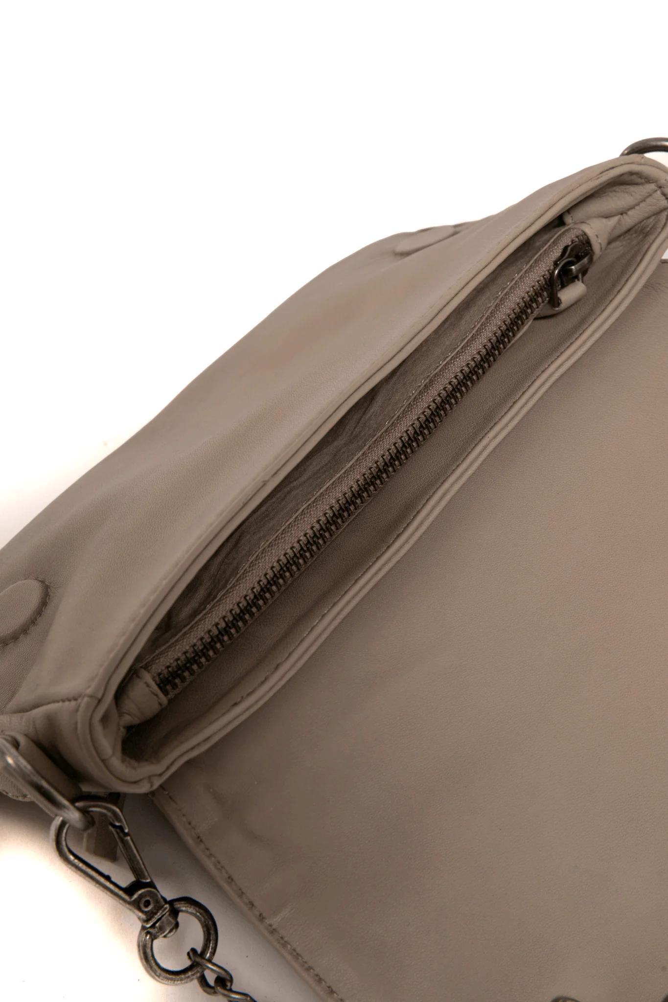 Pochette en cuir taupe - Image 4