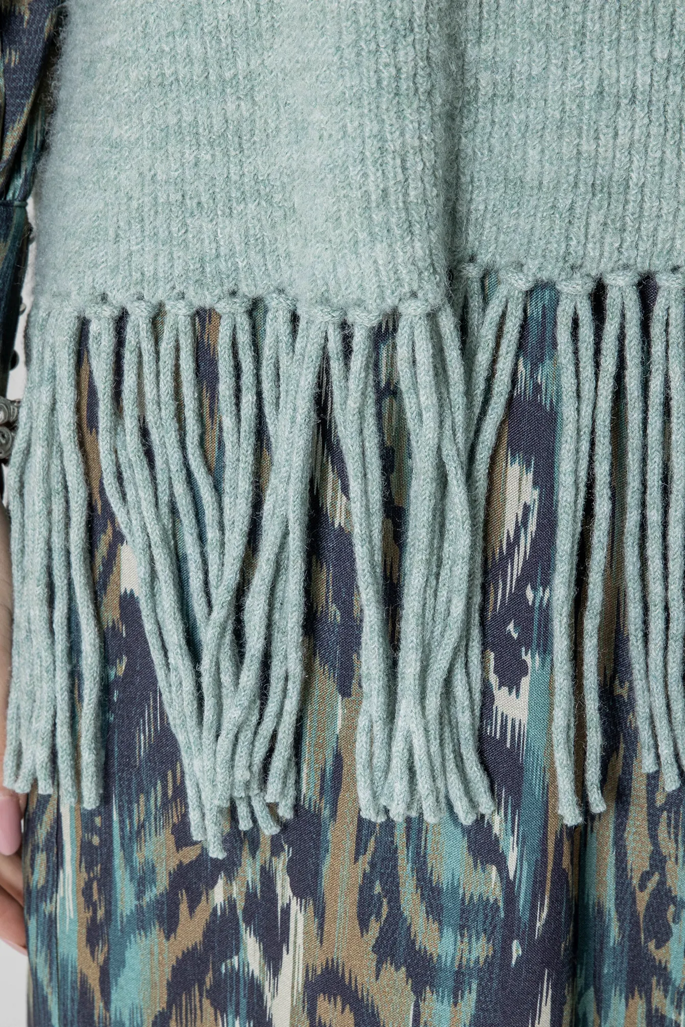 Poncho col roulé frangé vert d'eau - Image 3
