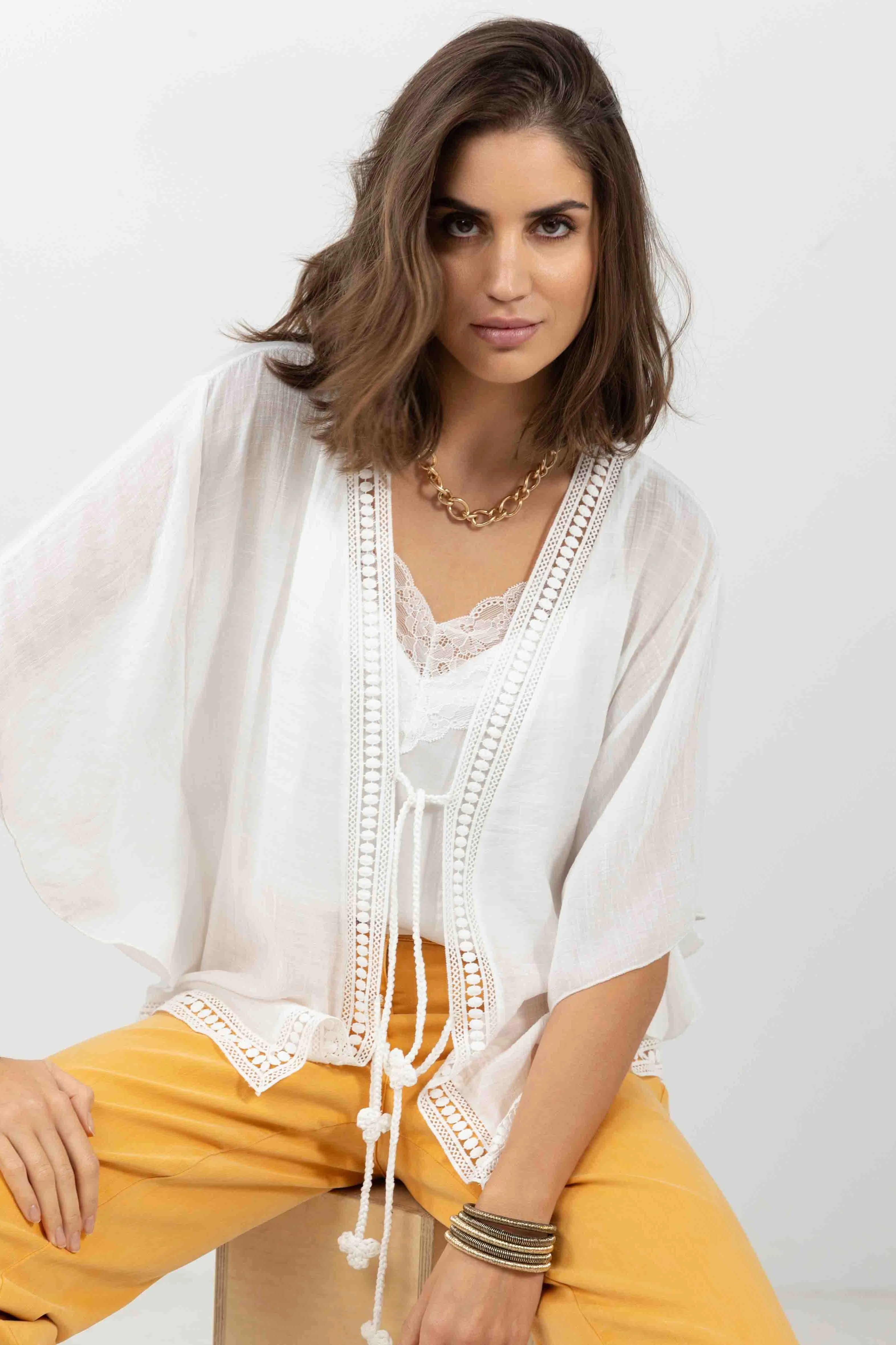 Poncho kimono écru bohème avec dentelle