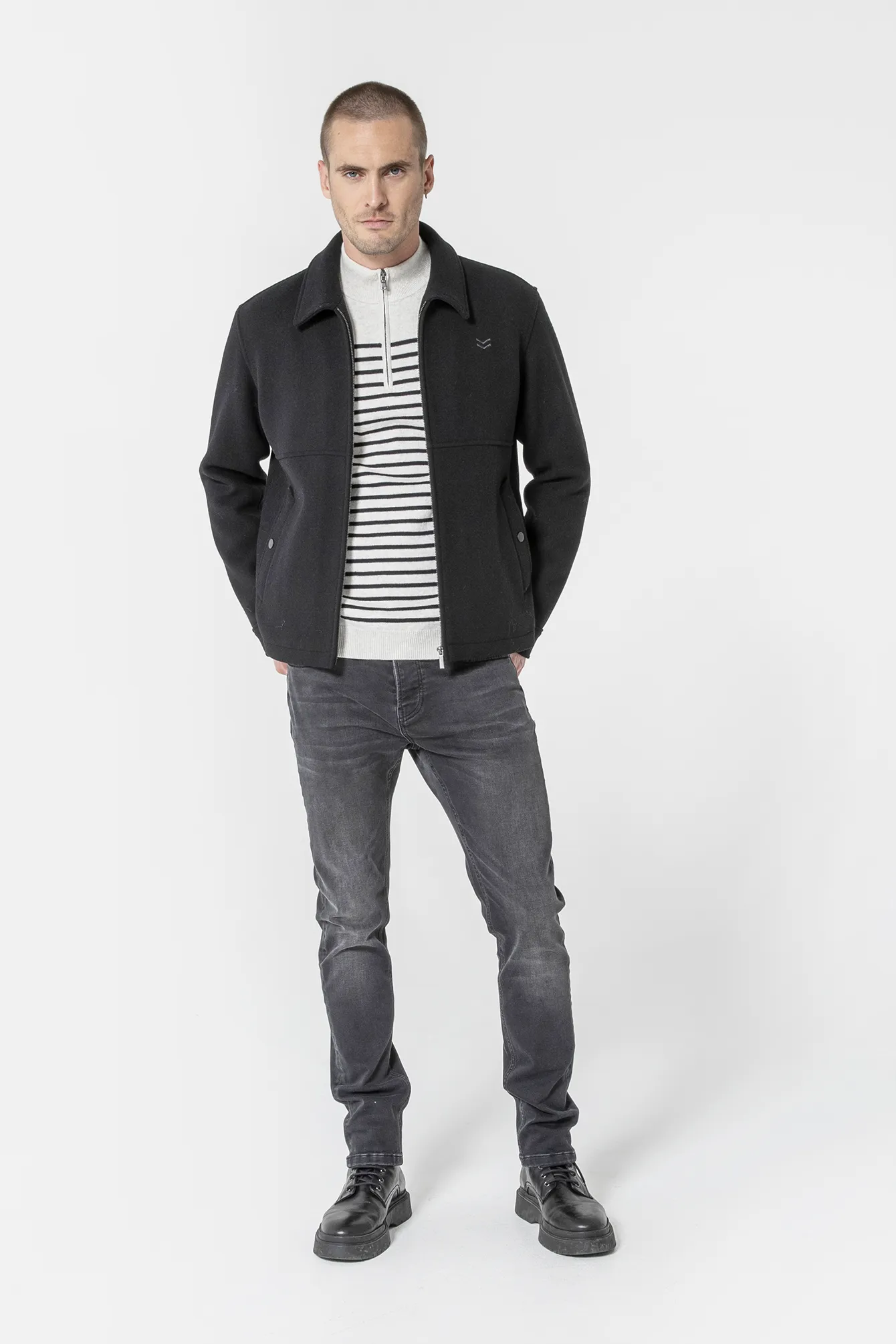 Pull col camionneur rayé gris et navy - Image 4