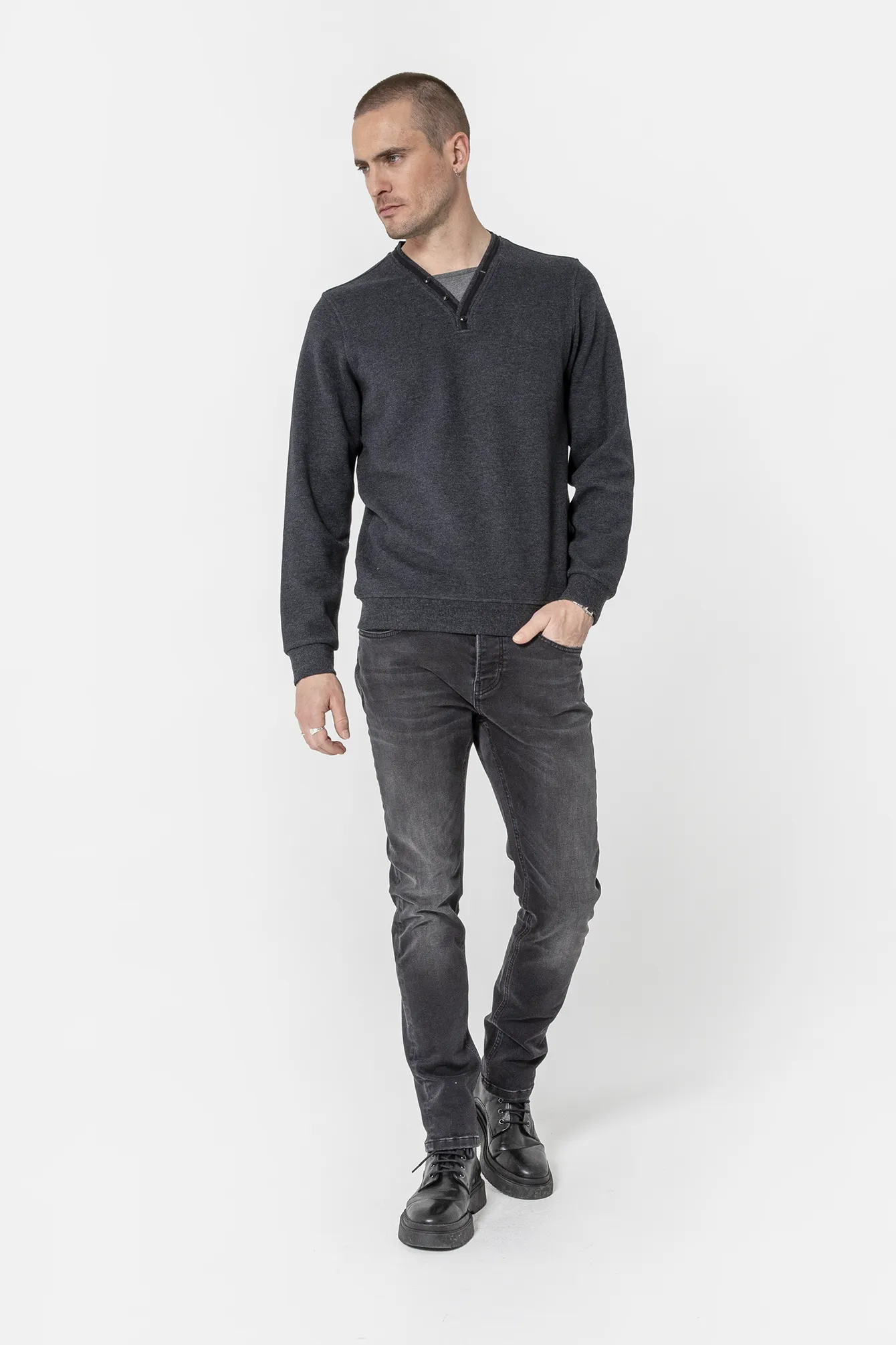 Pull noir et gris - Image 4