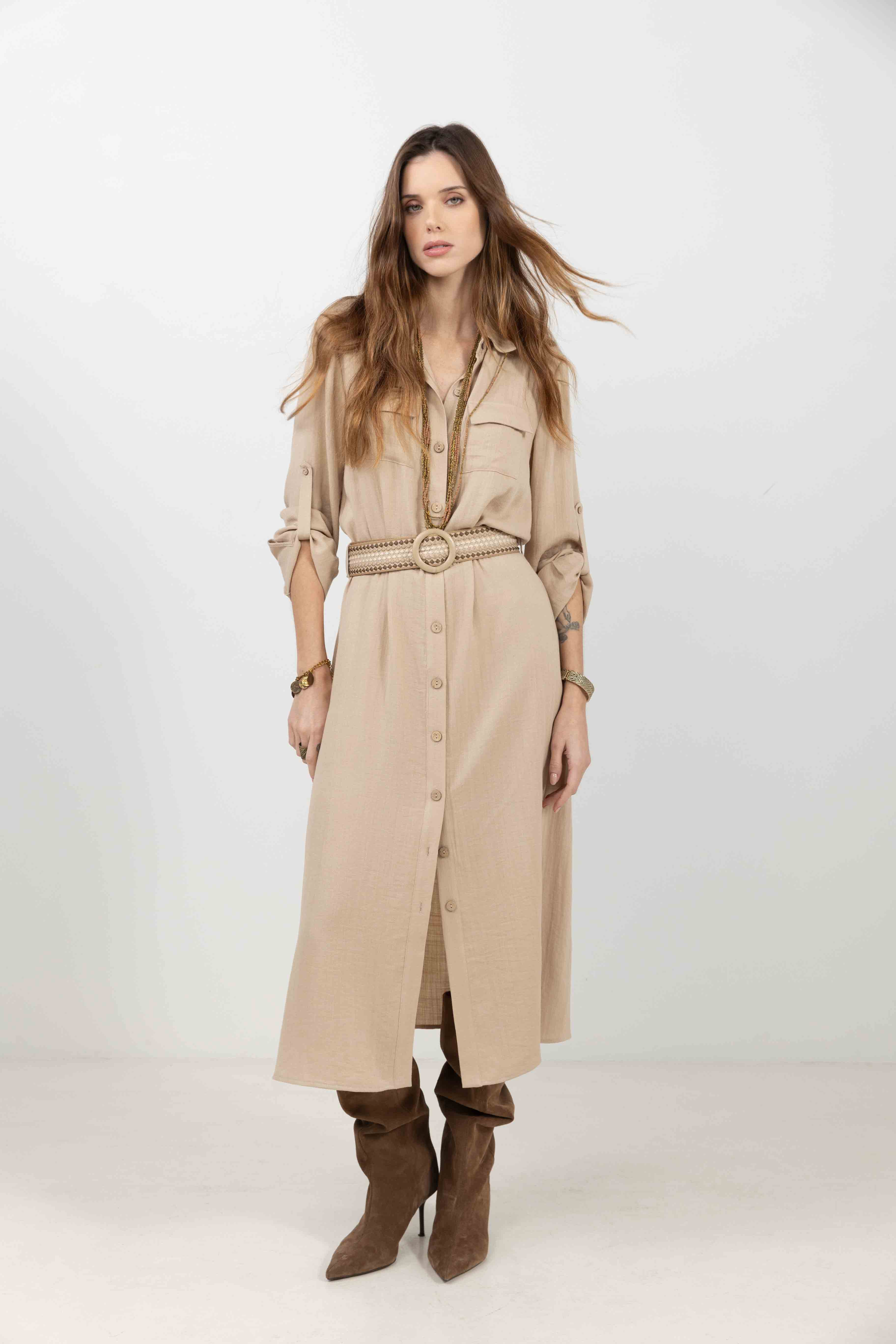 Robe chemise beige longue fluide - Image 5