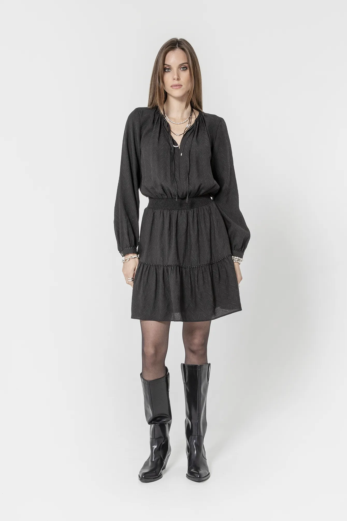 Robe courte cintrée noir - Image 4