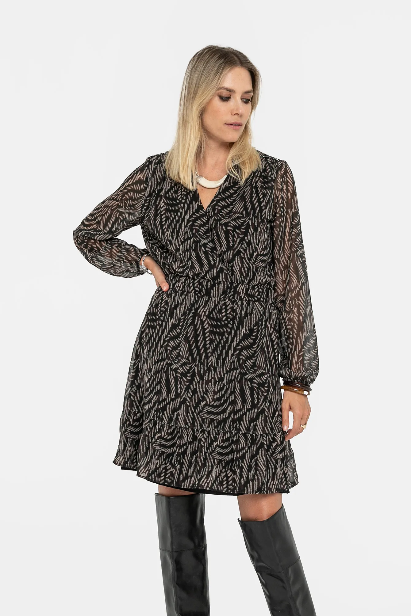 Robe courte imprimé choco et noir - Image 3