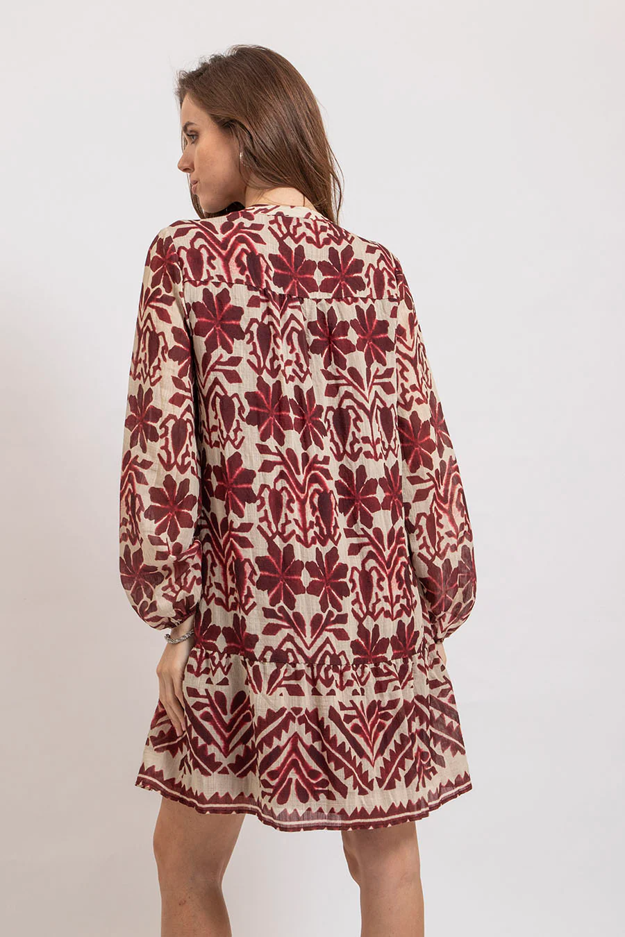 Robe courte imprimé écru et bordeaux - Image 3