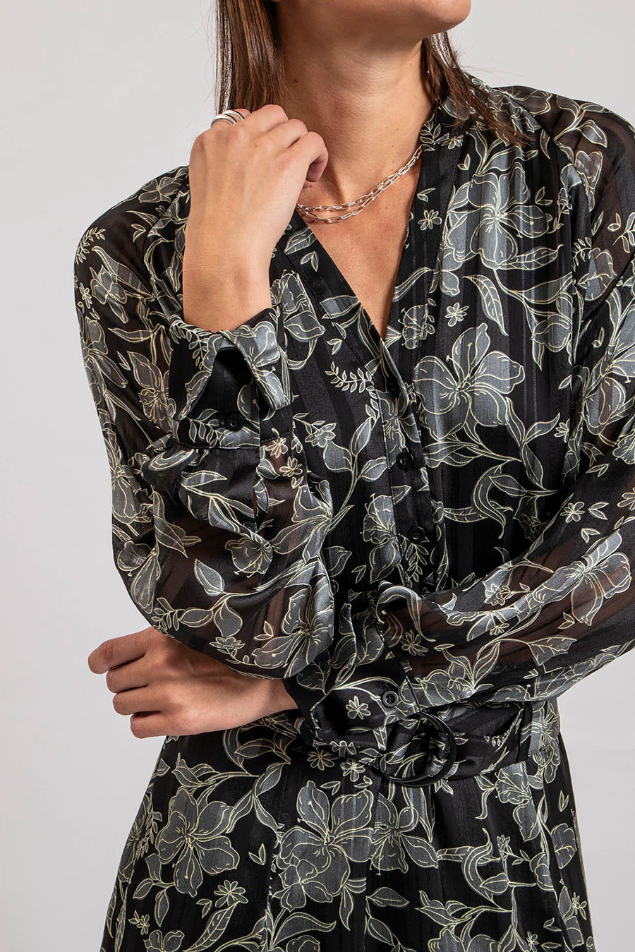 Robe courte imprimé fleurs noir et kaki - Image 2