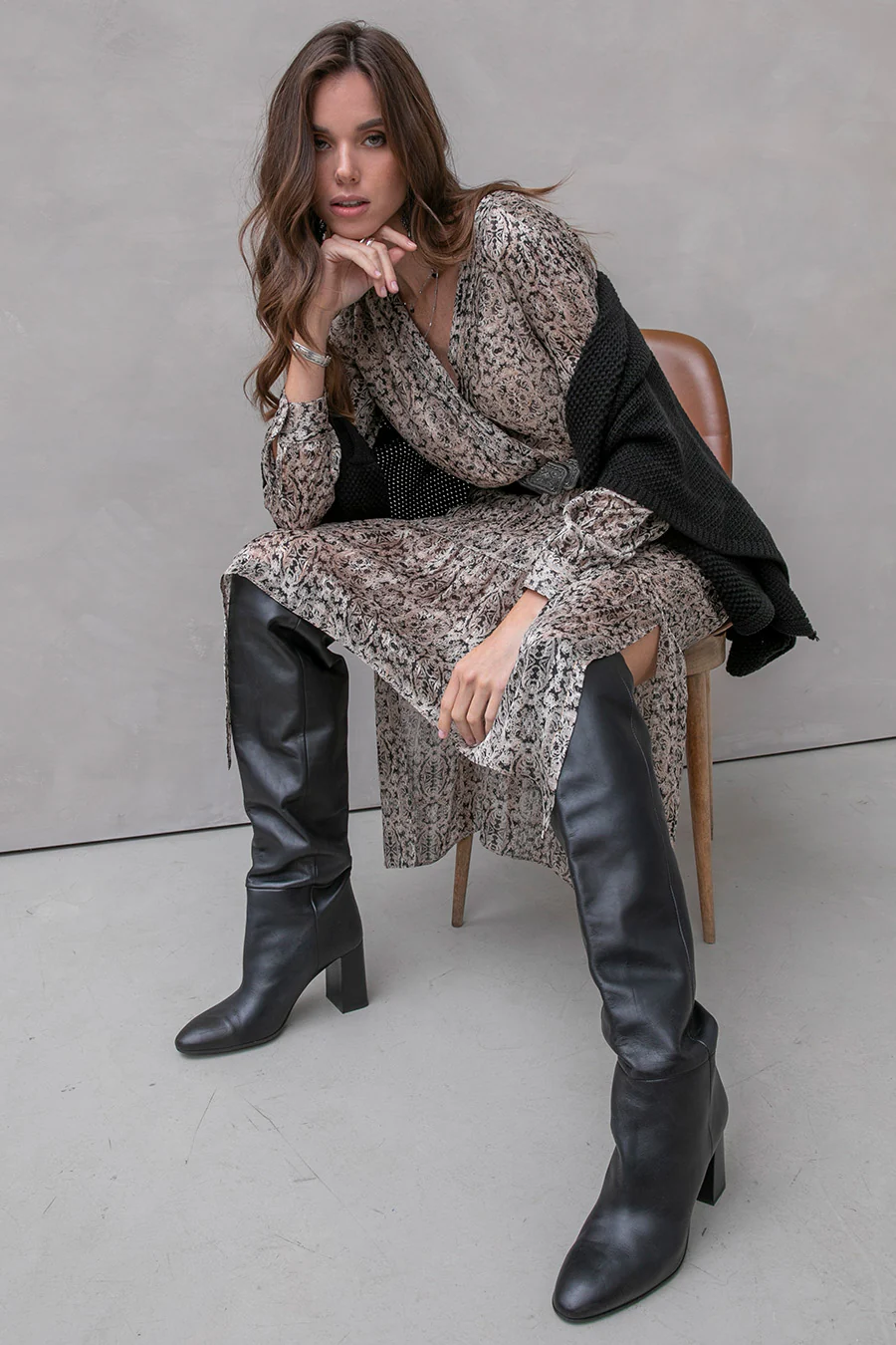 Robe longue imprimé beige et noir - Image 4
