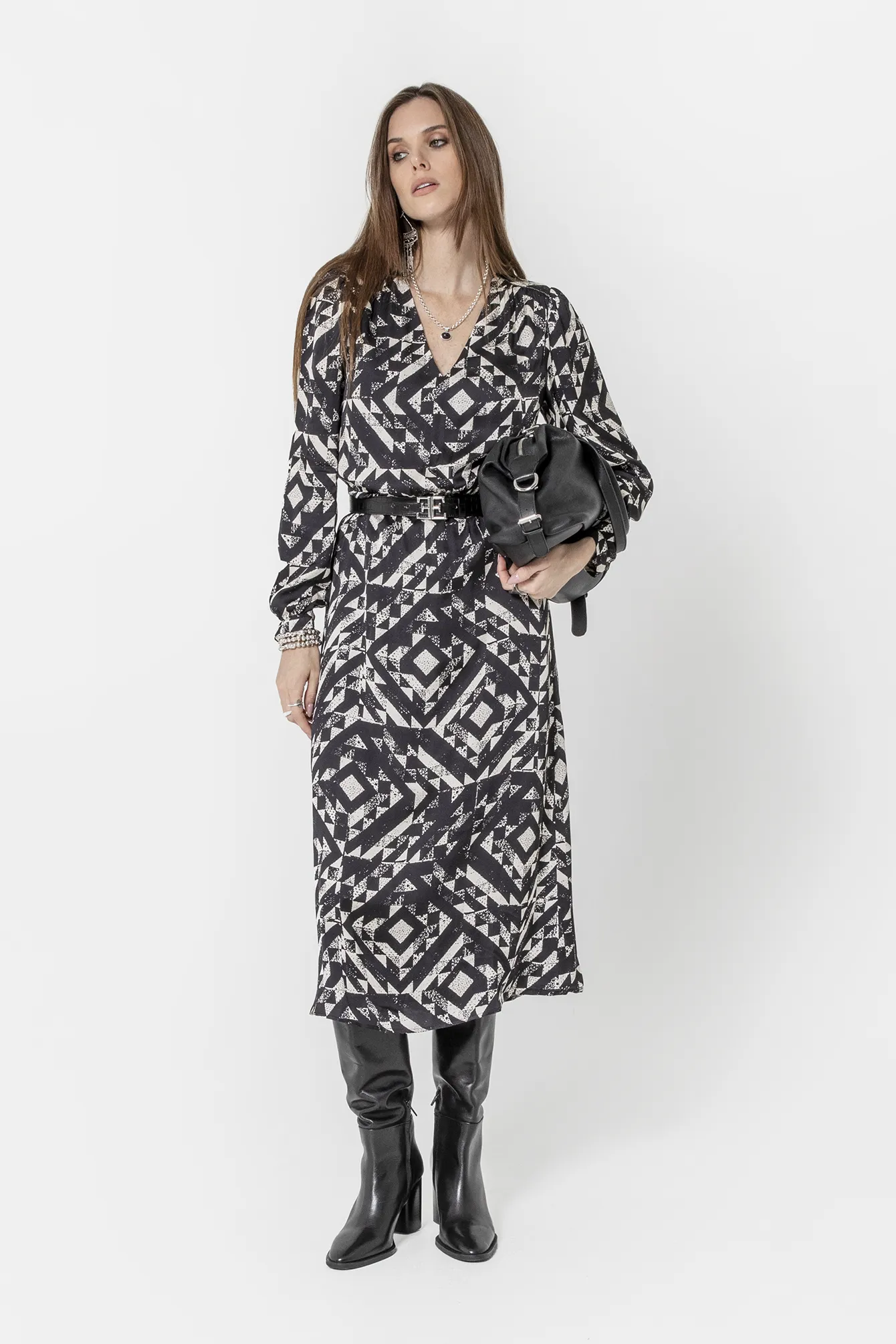 Robe longue imprimé graphique écru et noir - Image 5