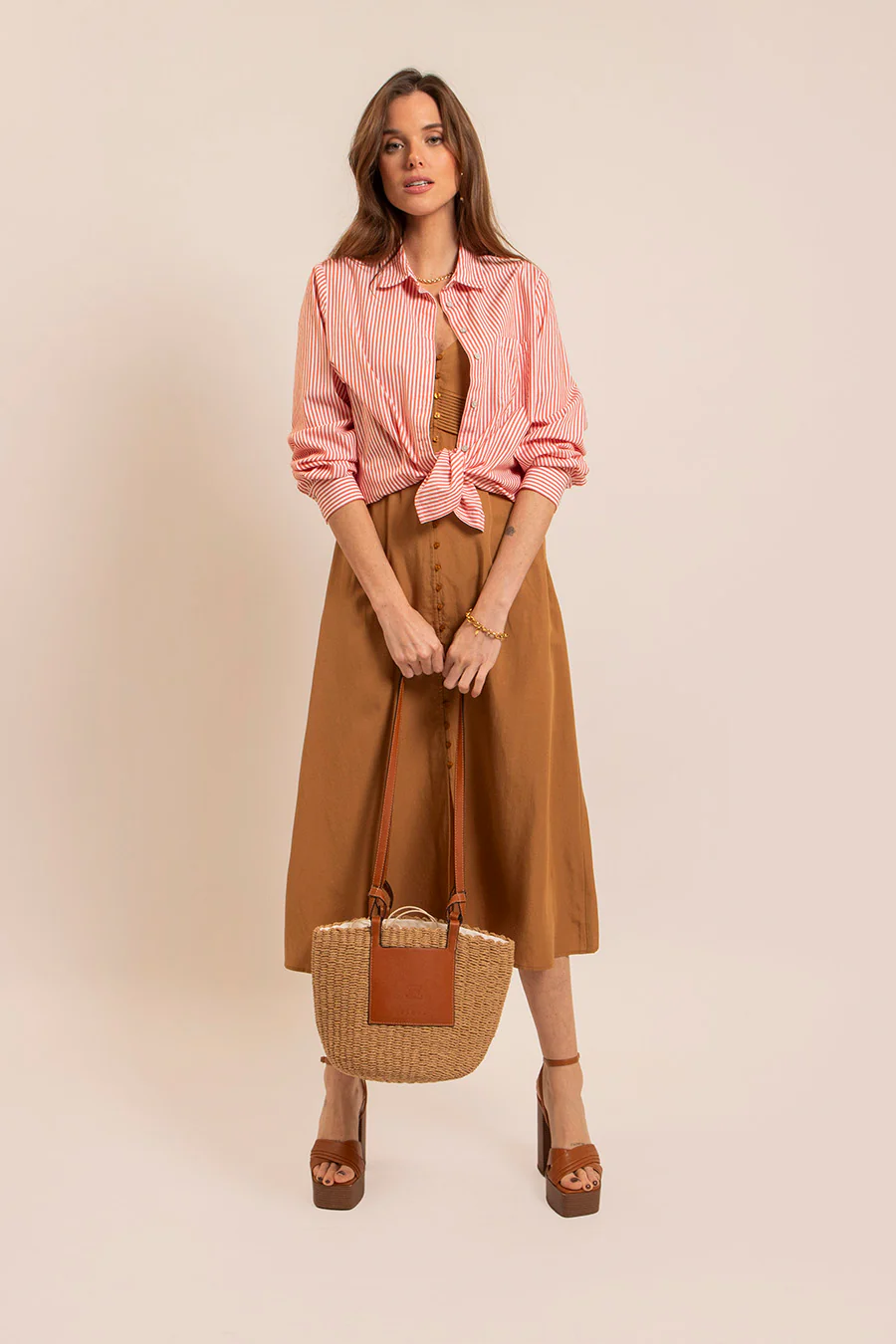 Robe midi en lin caramel - Image 4
