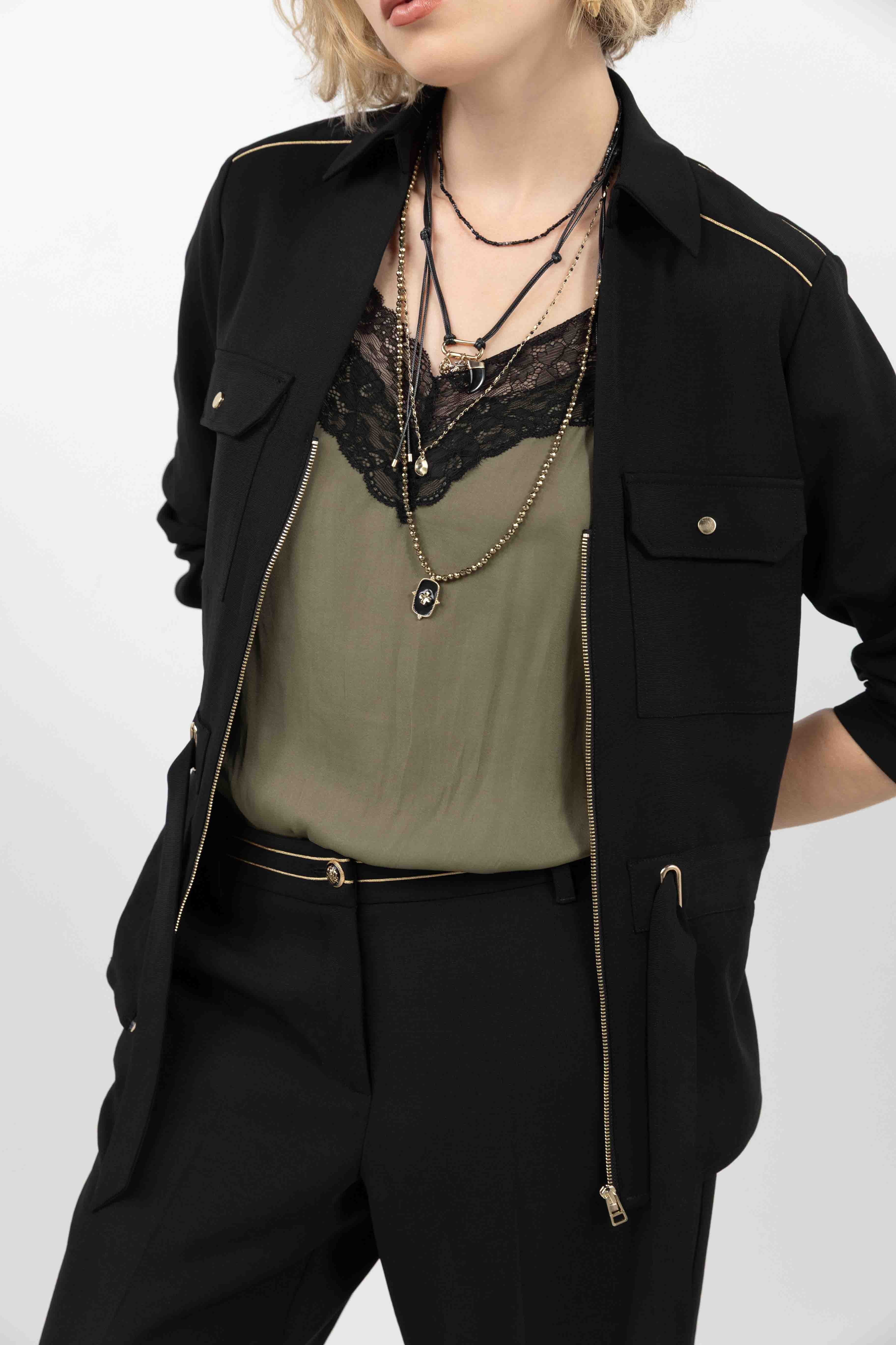 Veste noir chic ceinturée - Image 4