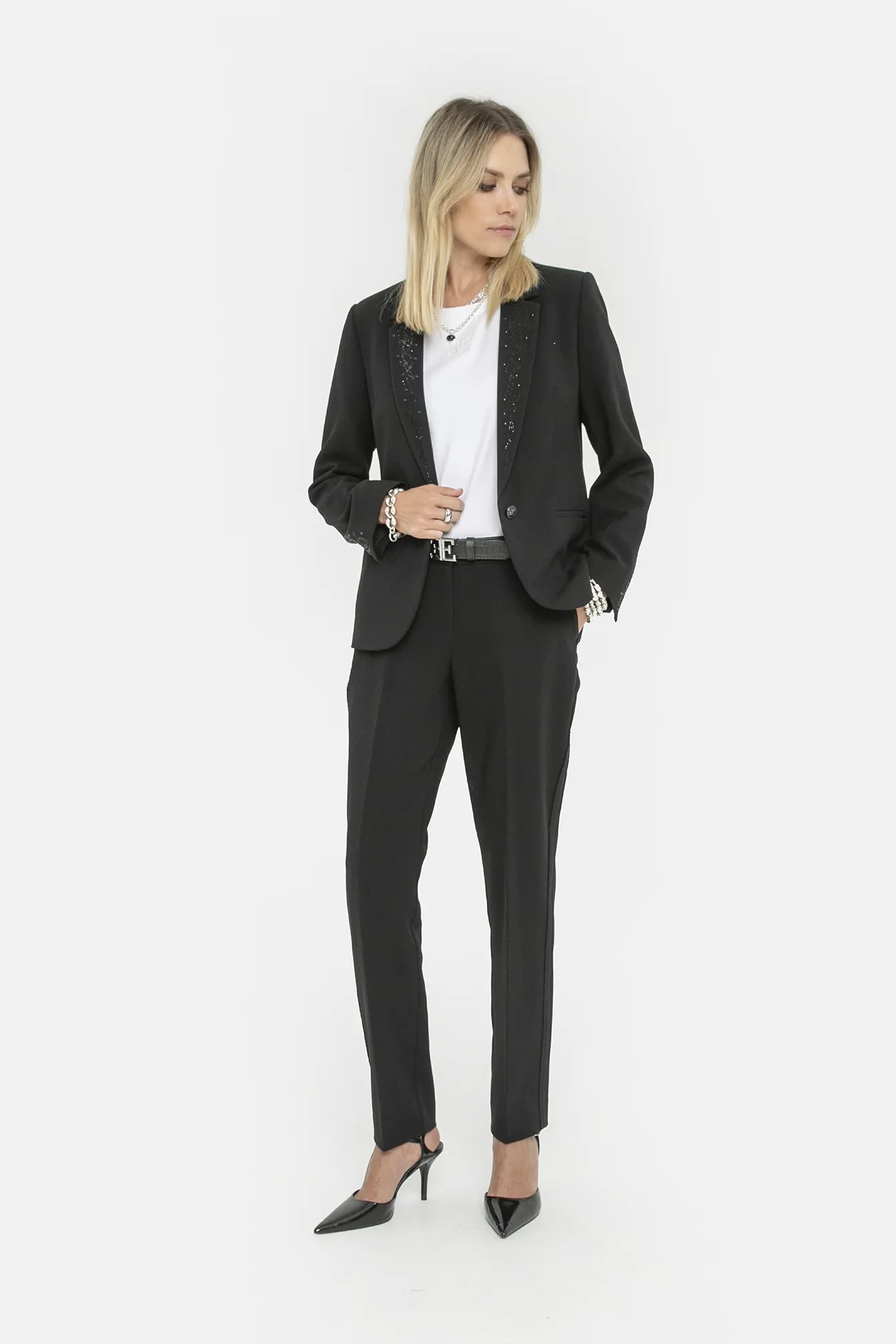 Veste tailleur Ă strass et clous noir - Image 3